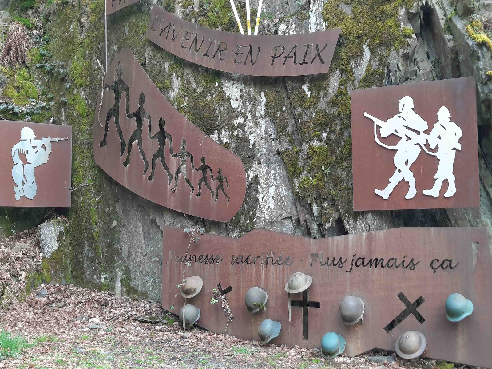 Stahlhelme